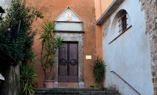 Doorway of the oratory of Santa Croce